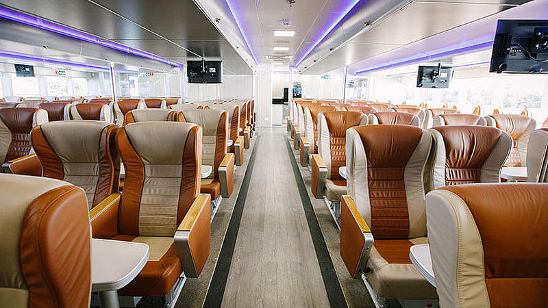 seats in the halunder jet's premium class