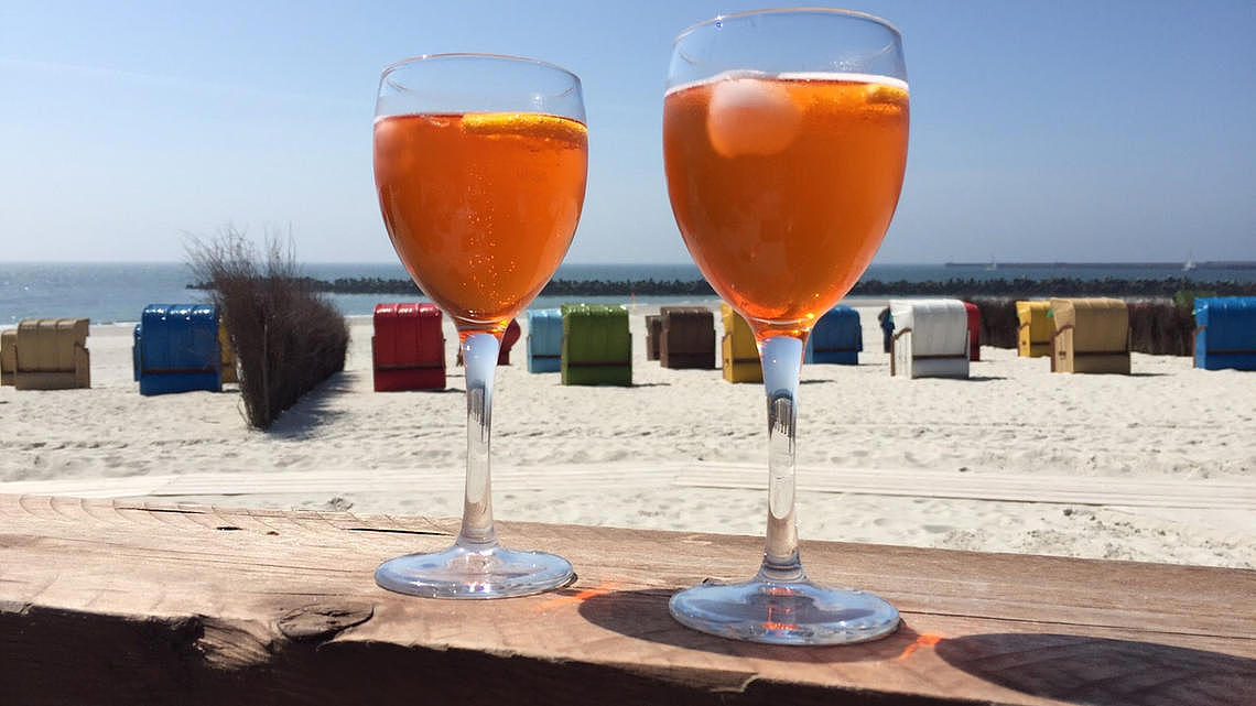 cocktails at the beach 